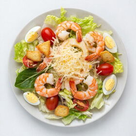 Салат Цезарь с креветками